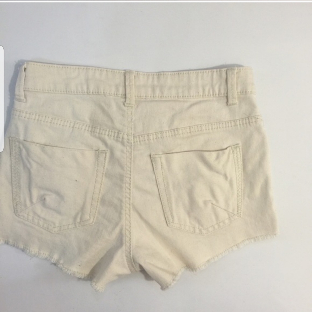 MOSSIMO SHORT FLORAL CROCHET HIGH RISE CREAM 15 - Picture 2 of 4